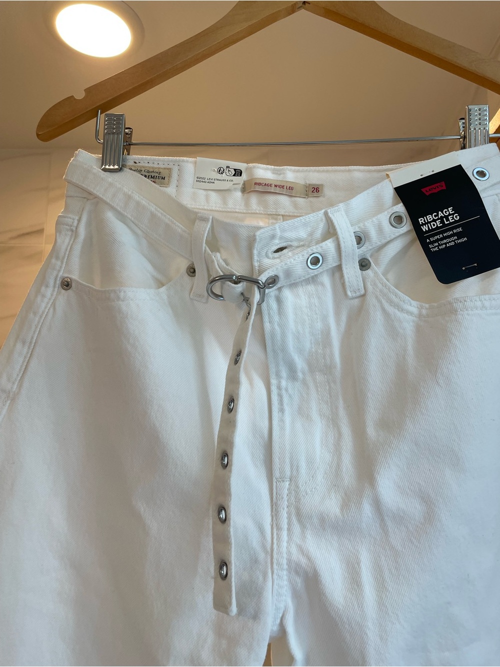 NWT Levi’s Ribcage Wide-leg Belted Women's Jeans - Picture 4 of 8
